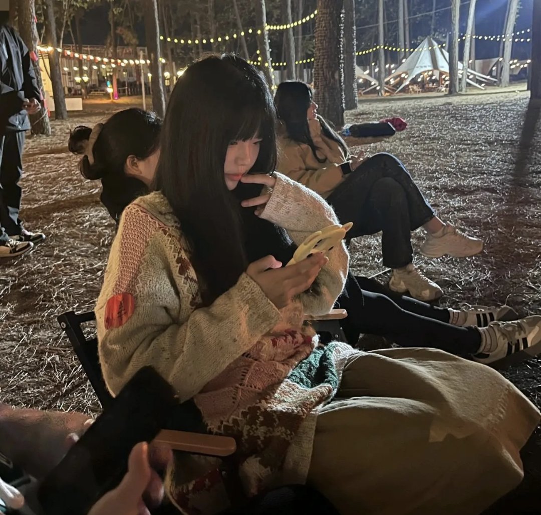 那个女大学生荒野求生笑死人了1