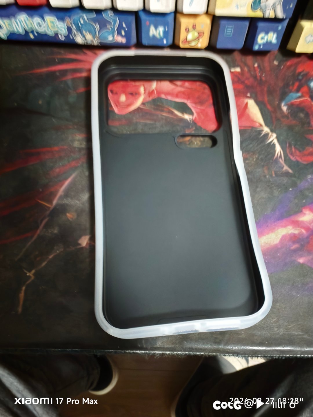 白色的壳+黑色的内胆=果冻黑3